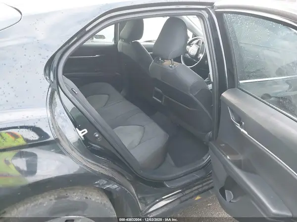 4T1C11AK8MU545910 2021 TOYOTA CAMRY - Image 8