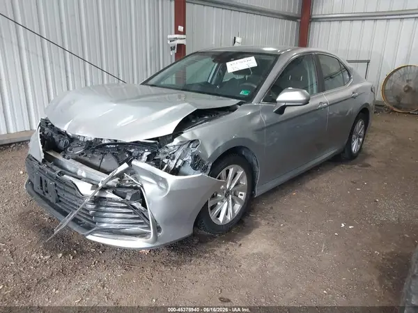 4T1C11AK8MU548130 2021 TOYOTA CAMRY - Image 2