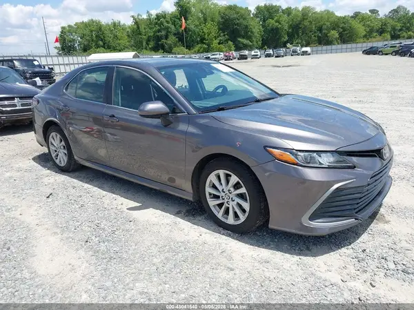 4T1C11AK8MU549603 2021 TOYOTA CAMRY - Image 1