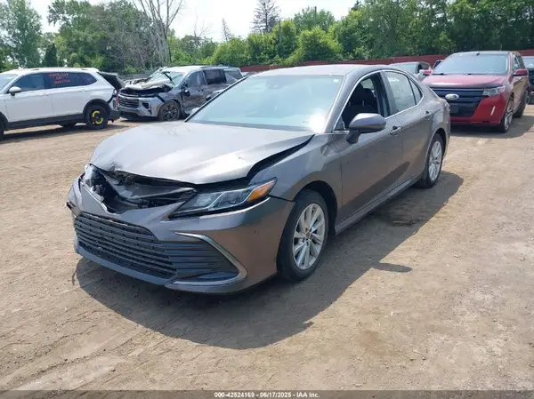 4T1C11AK8MU553005 2021 TOYOTA CAMRY - Image 2