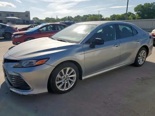 4T1C11AK8MU555367 2021 TOYOTA CAMRY - Image 1