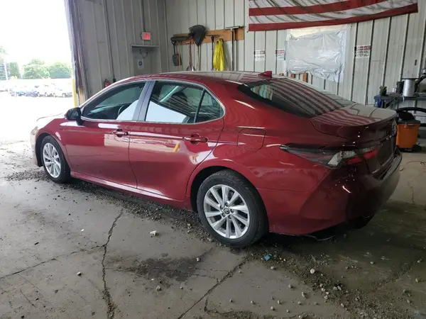 4T1C11AK8MU563274 2021 TOYOTA CAMRY - Image 2