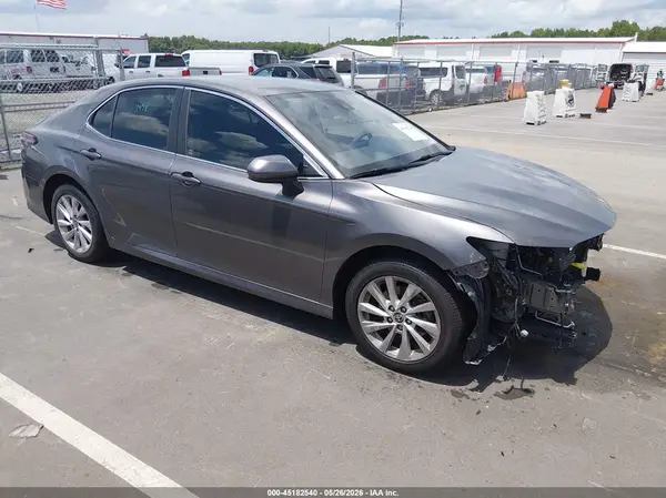 4T1C11AK8MU567776 2021 TOYOTA CAMRY - Image 1