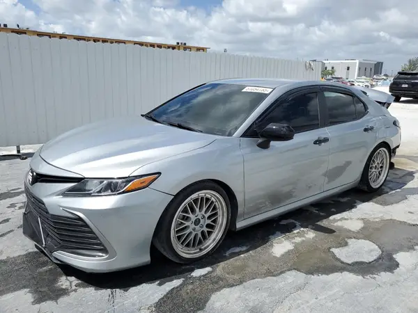 4T1C11AK8MU576610 2021 TOYOTA CAMRY - Image 1