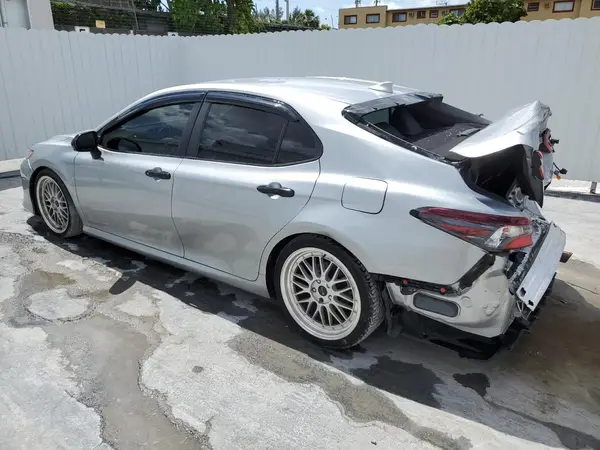 4T1C11AK8MU576610 2021 TOYOTA CAMRY - Image 2
