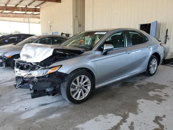 4T1C11AK8MU578843 2021 TOYOTA CAMRY - Image 1