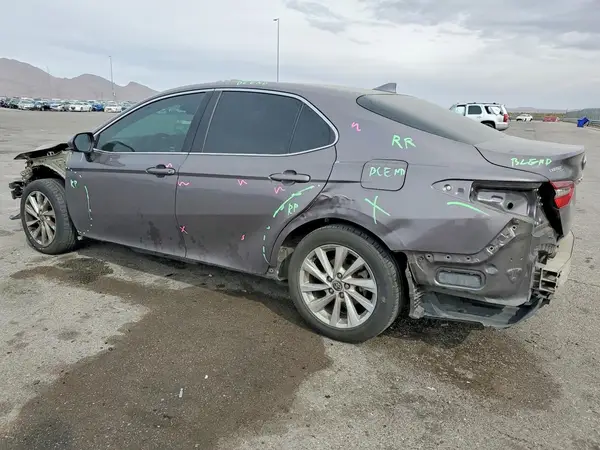 4T1C11AK8MU580270 2021 TOYOTA CAMRY - Image 2