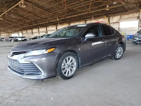 4T1C11AK8MU580978 2021 TOYOTA CAMRY - Image 1