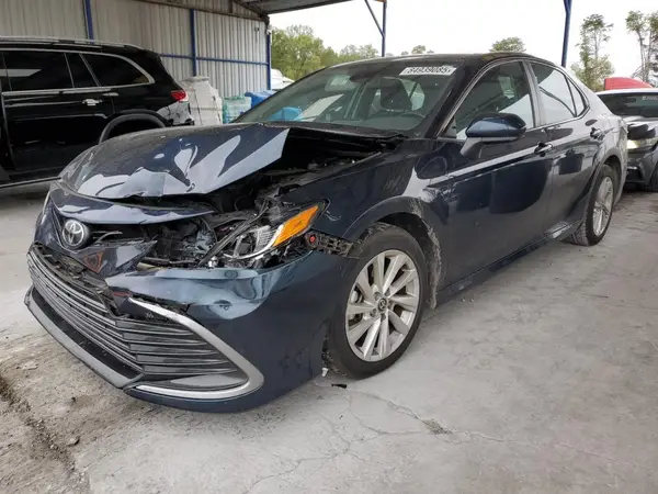 4T1C11AK8MU581838 2021 TOYOTA CAMRY - Image 1