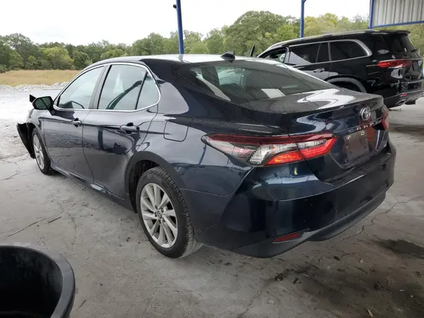 4T1C11AK8MU581838 2021 TOYOTA CAMRY - Image 2