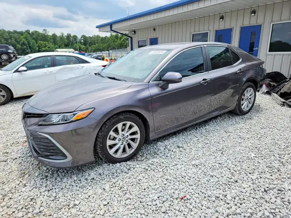 4T1C11AK8MU588305 2021 TOYOTA CAMRY - Image 1
