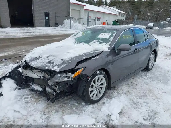 4T1C11AK8MU594444 2021 TOYOTA CAMRY - Image 2