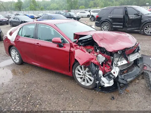 4T1C11AK8MU600193 2021 TOYOTA CAMRY - Image 1