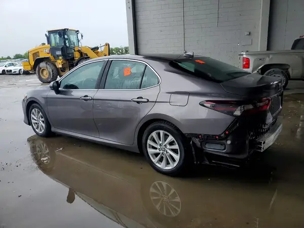 4T1C11AK8MU605880 2021 TOYOTA CAMRY - Image 2