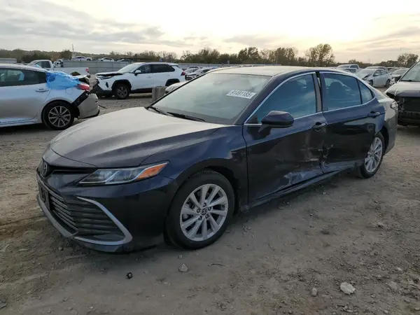 4T1C11AK8MU615681 2021 TOYOTA CAMRY - Image 1