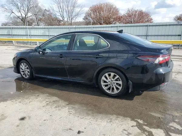 4T1C11AK8NU005717 2022 TOYOTA CAMRY - Image 2
