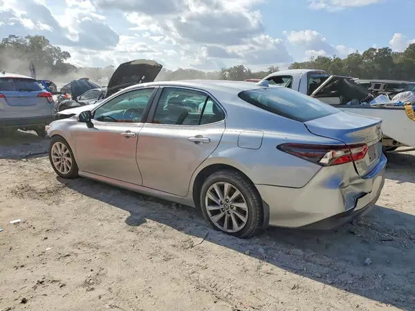 4T1C11AK8NU005930 2022 TOYOTA CAMRY - Image 2