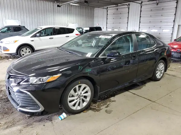 4T1C11AK8NU025630 2022 TOYOTA CAMRY - Image 1