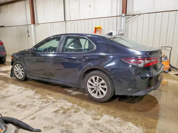 4T1C11AK8NU030648 2022 TOYOTA CAMRY - Image 2