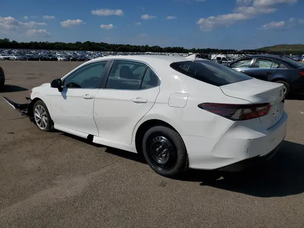 4T1C11AK8NU049667 2022 TOYOTA CAMRY - Image 2