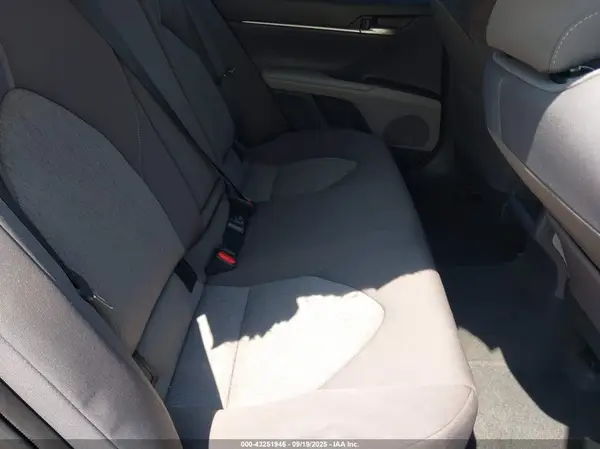 4T1C11AK8NU054240 2022 TOYOTA CAMRY - Image 8