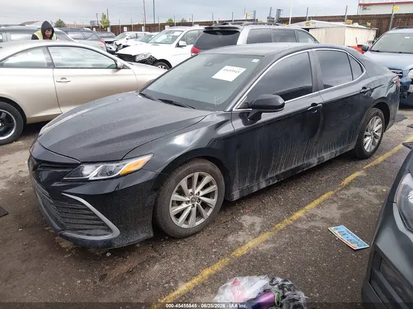 4T1C11AK8NU067800 2022 TOYOTA CAMRY - Image 2