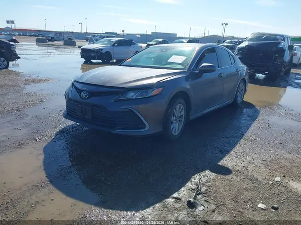 4T1C11AK8NU627461 2022 TOYOTA CAMRY - Image 2