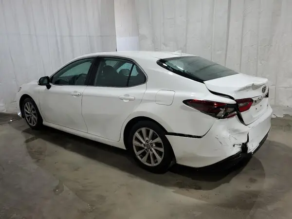 4T1C11AK8NU627928 2022 TOYOTA CAMRY - Image 2