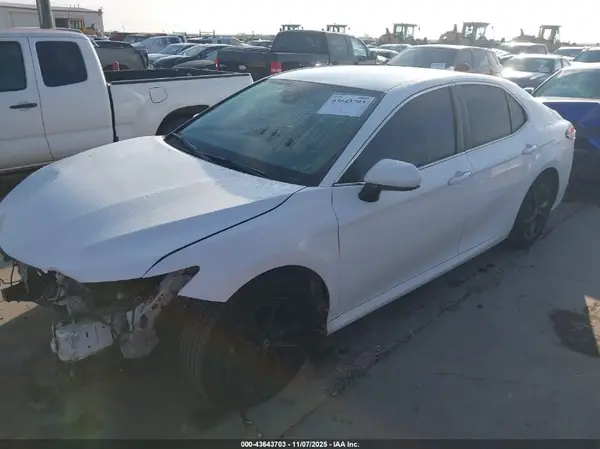 4T1C11AK8NU630036 2022 TOYOTA CAMRY - Image 2