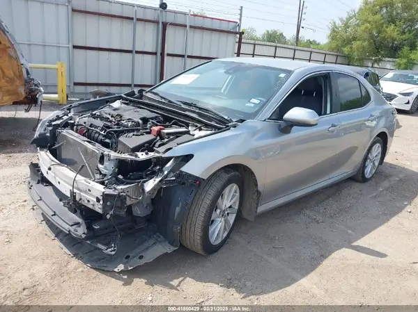 4T1C11AK8NU630618 2022 TOYOTA CAMRY - Image 2