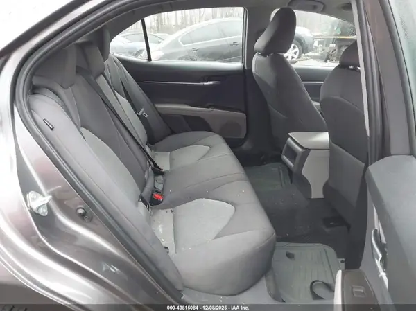 4T1C11AK8NU631204 2022 TOYOTA CAMRY - Image 8