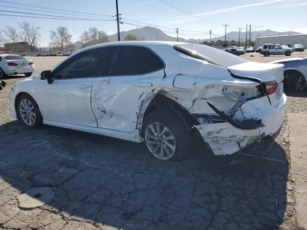 4T1C11AK8NU634037 2022 TOYOTA CAMRY - Image 2