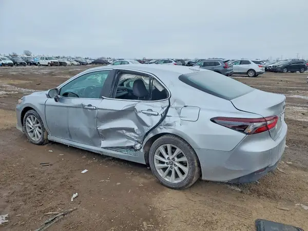 4T1C11AK8NU637259 2022 TOYOTA CAMRY - Image 2