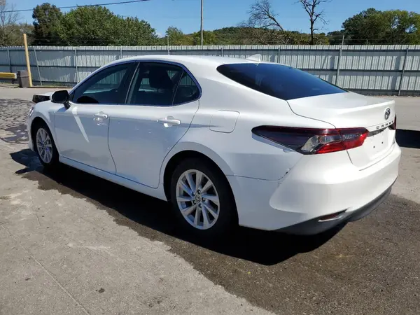 4T1C11AK8NU637858 2022 TOYOTA CAMRY - Image 2