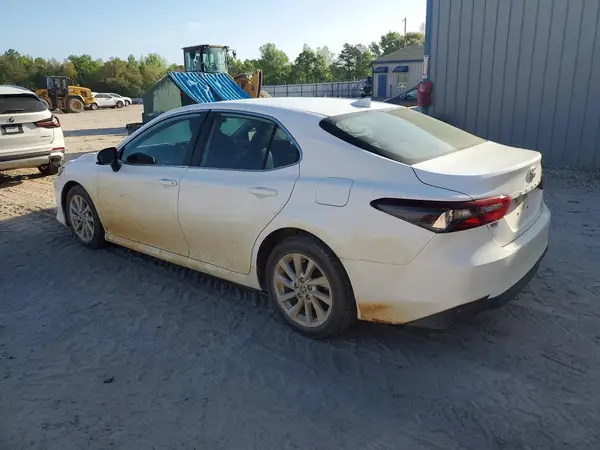 4T1C11AK8NU639092 2022 TOYOTA CAMRY - Image 2