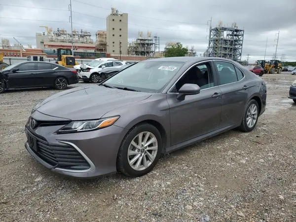 4T1C11AK8NU642641 2022 TOYOTA CAMRY - Image 1