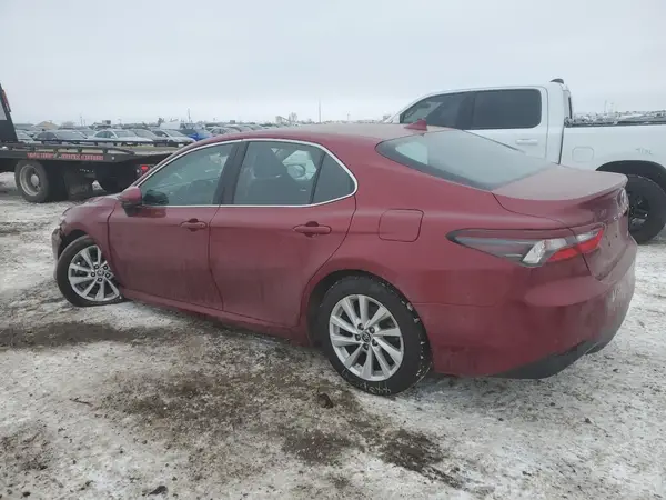 4T1C11AK8NU647063 2022 TOYOTA CAMRY - Image 2