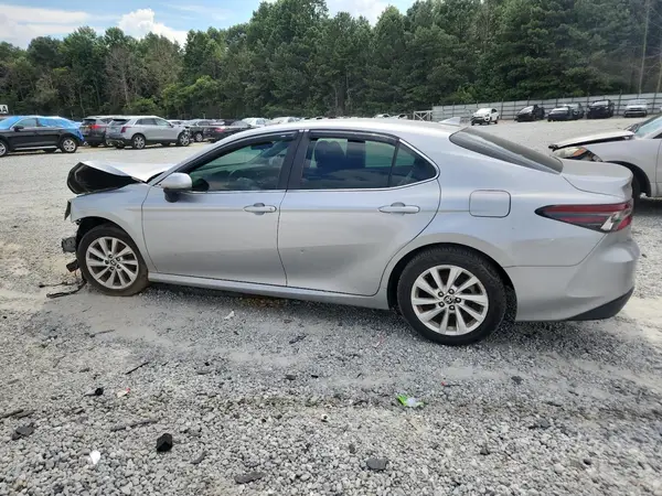 4T1C11AK8NU650075 2022 TOYOTA CAMRY - Image 2
