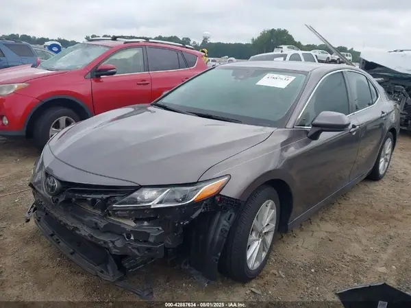4T1C11AK8NU650500 2022 TOYOTA CAMRY - Image 2