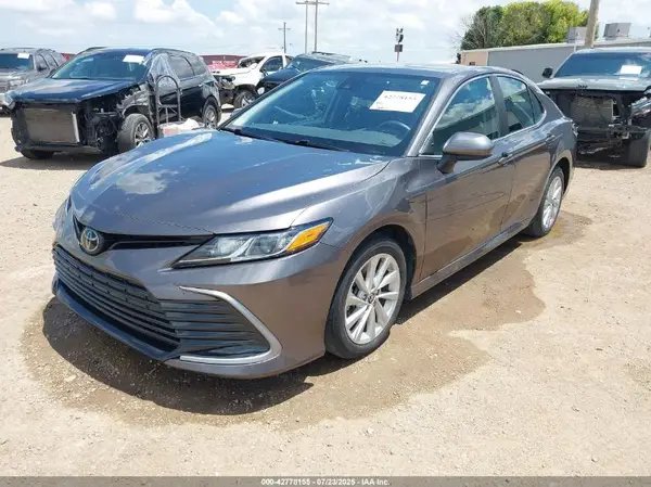 4T1C11AK8NU656376 2022 TOYOTA CAMRY - Image 2