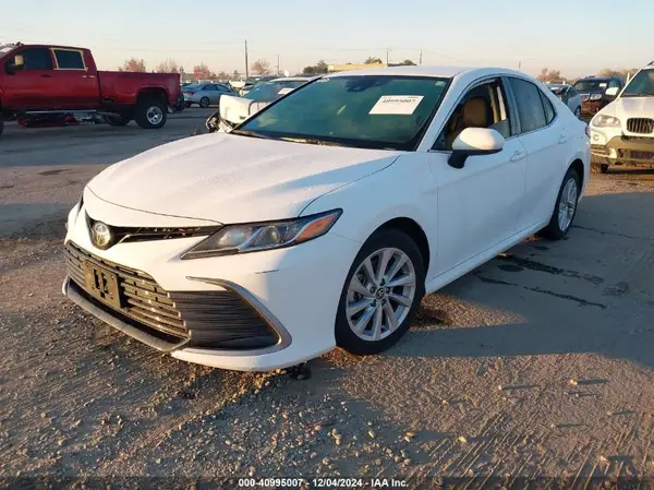 4T1C11AK8NU658404 2022 TOYOTA CAMRY - Image 2