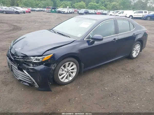 4T1C11AK8NU658743 2022 TOYOTA CAMRY - Image 2
