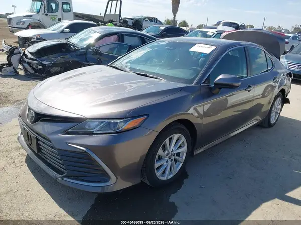 4T1C11AK8NU659701 2022 TOYOTA CAMRY - Image 2