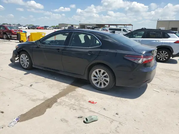 4T1C11AK8NU661254 2022 TOYOTA CAMRY - Image 2