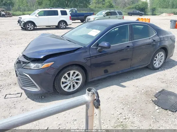 4T1C11AK8NU661349 2022 TOYOTA CAMRY - Image 2
