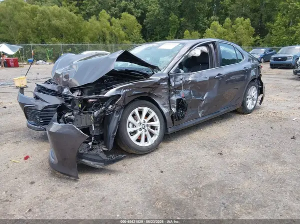 4T1C11AK8NU663764 2022 TOYOTA CAMRY - Image 2
