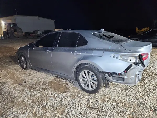 4T1C11AK8NU663862 2022 TOYOTA CAMRY - Image 2