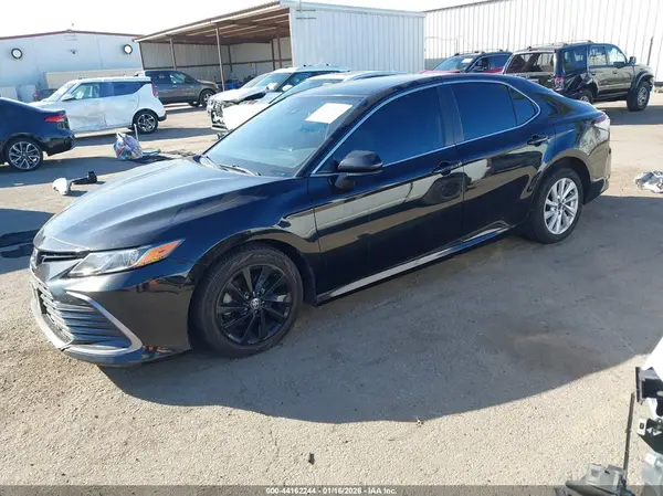 4T1C11AK8NU667331 2022 TOYOTA CAMRY - Image 2