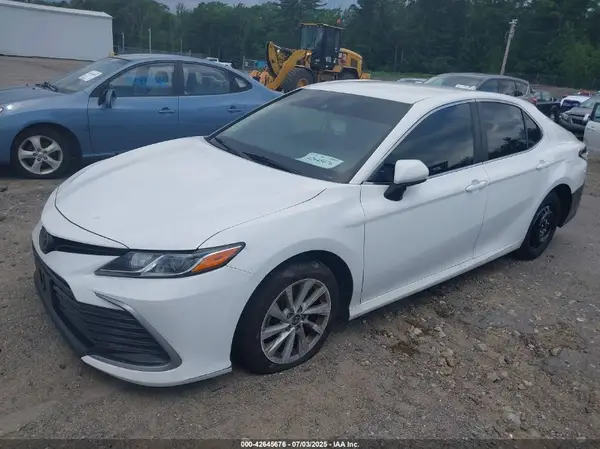 4T1C11AK8NU669211 2022 TOYOTA CAMRY - Image 2