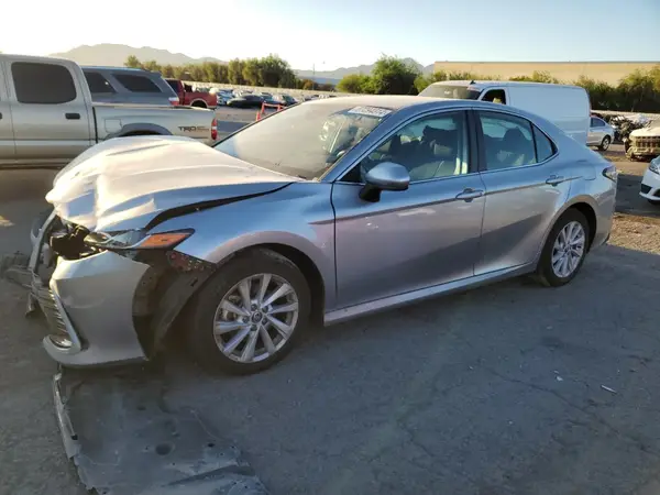 4T1C11AK8NU674120 2022 TOYOTA CAMRY - Image 1